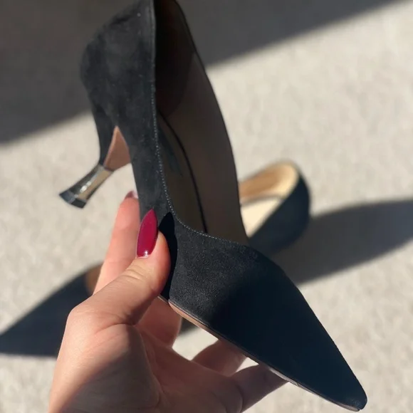 Authentic Prada Black Pointed Toe Heels - Picture 3 of 8